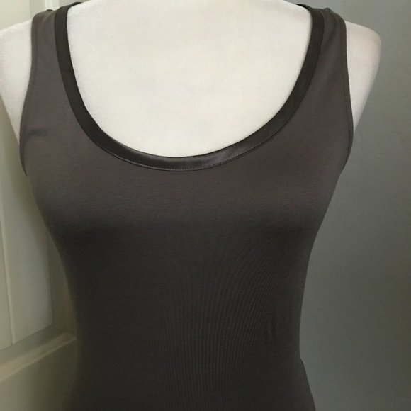 TWO Banana Republic "Luxe Touch" Satin Lined Scoop Neck Tank Gray XS and Black S - Picture 11 of 13